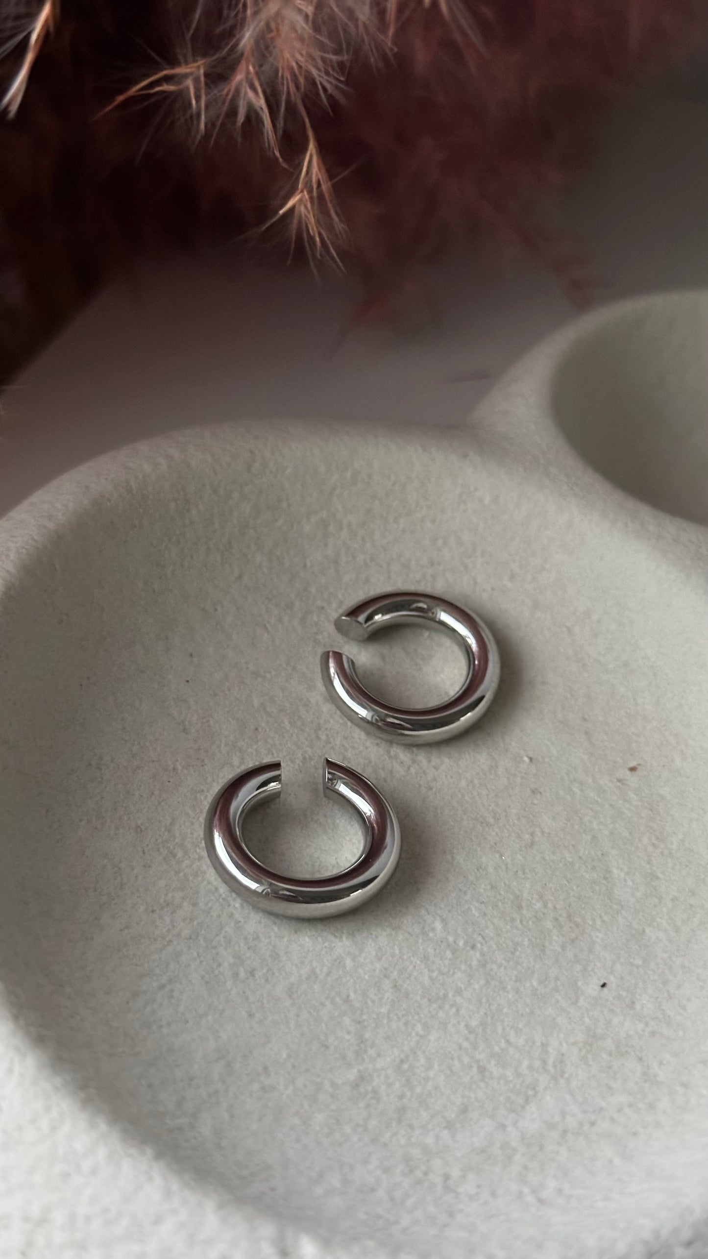 Ear cuff