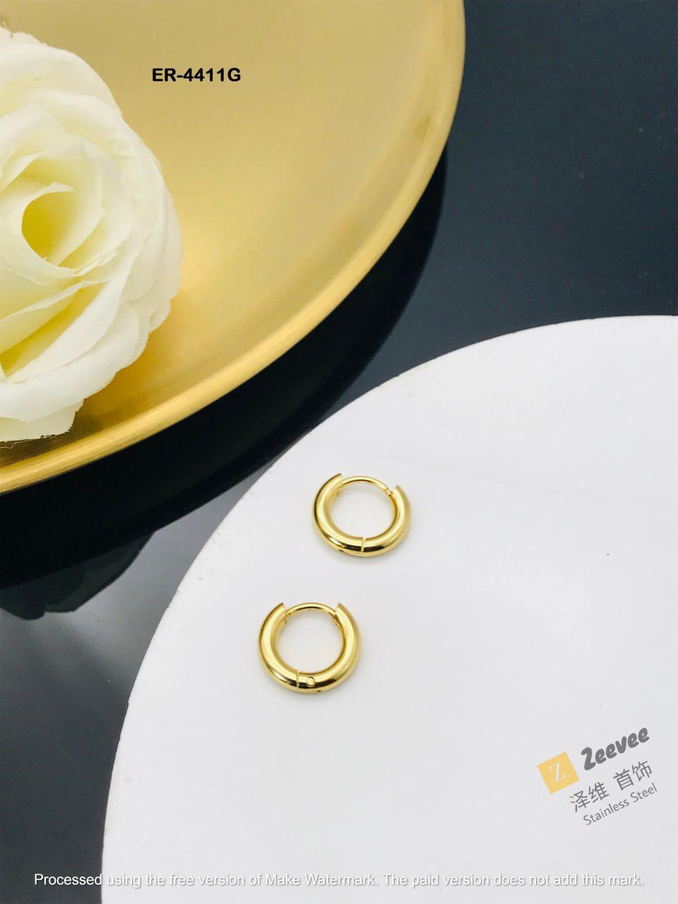 Staple hoops / piercings