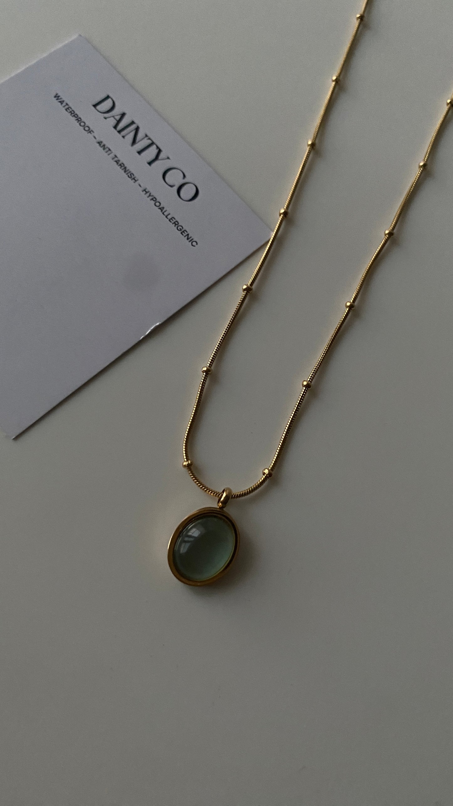 Dylan necklace - mother of pearl