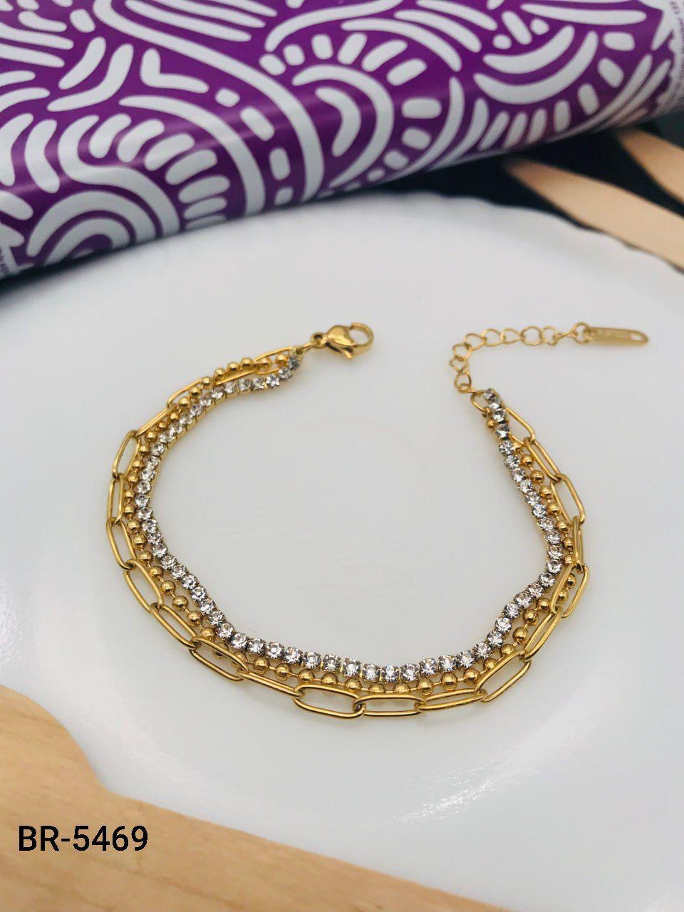 Minimal layered bracelet gold