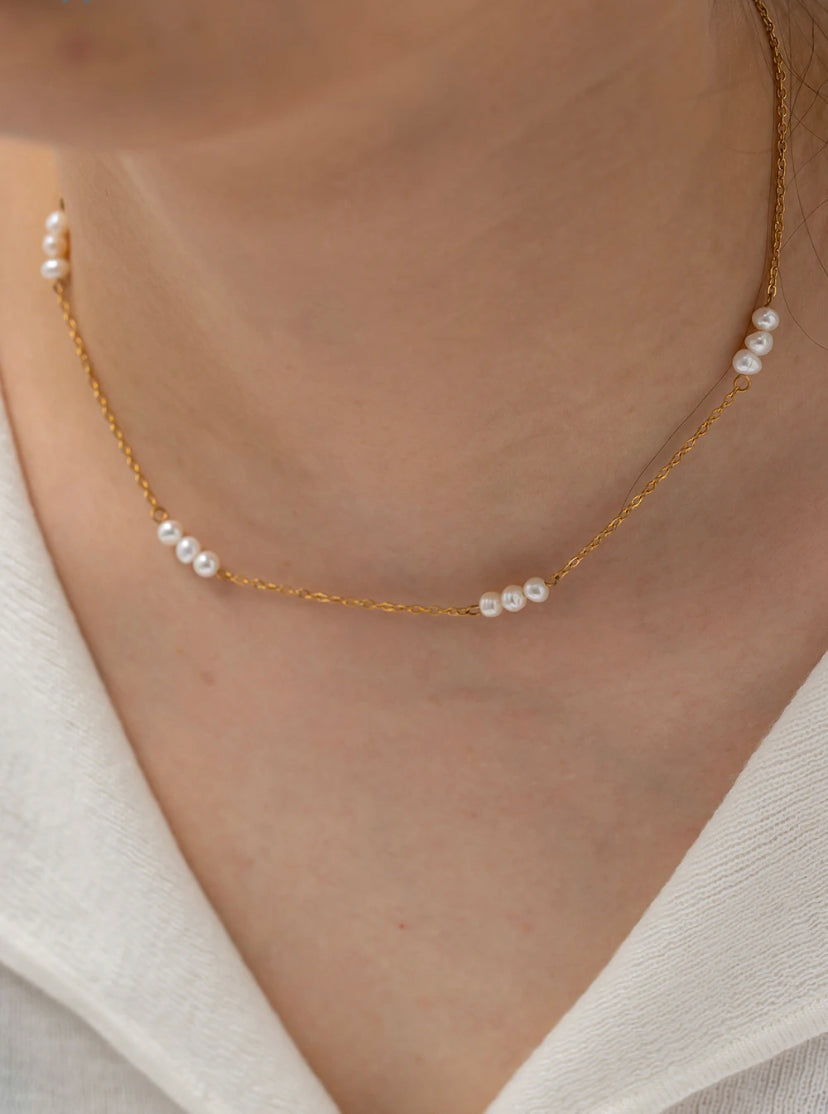 Mia necklace