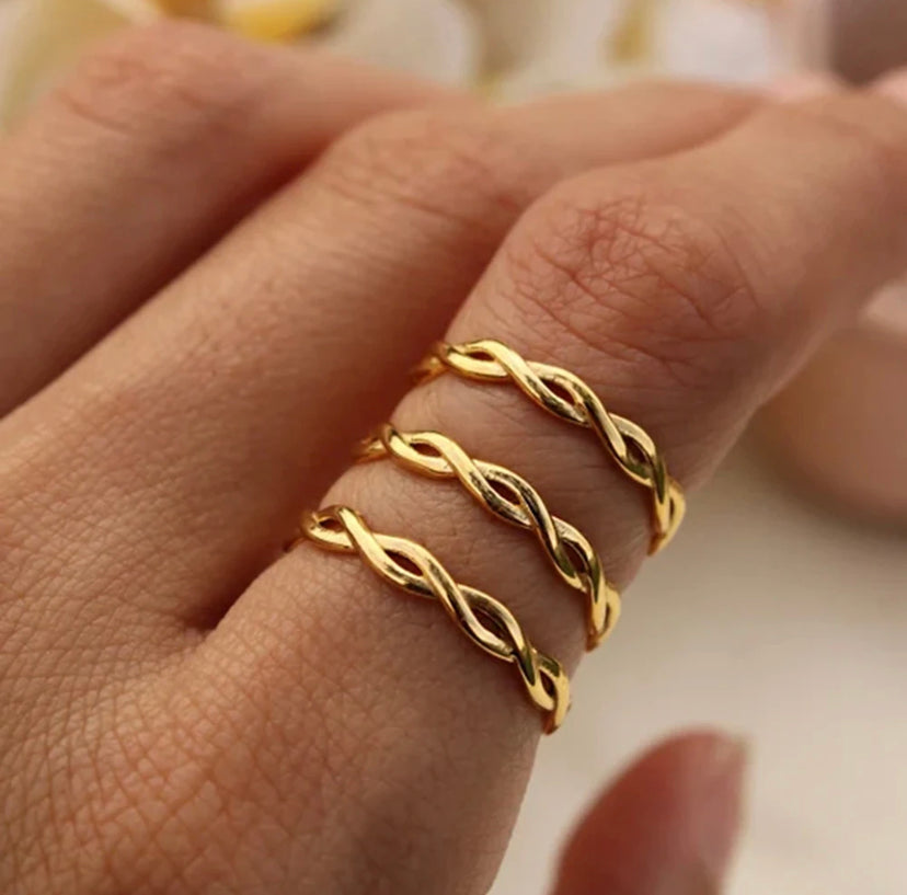 Twisty ring