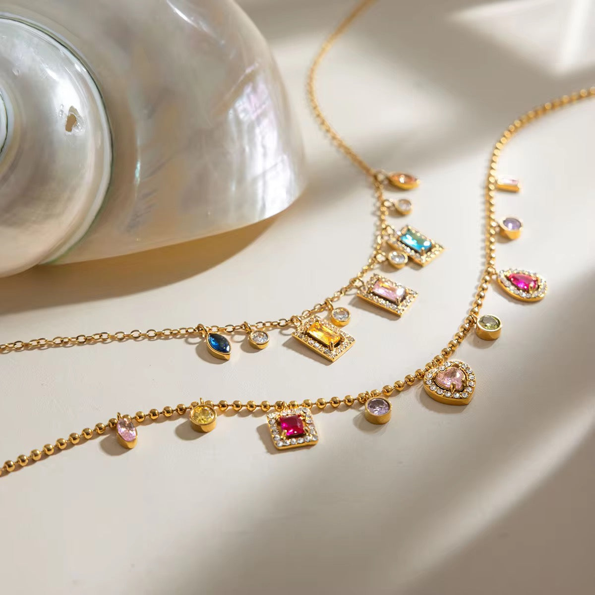 Nevia necklace