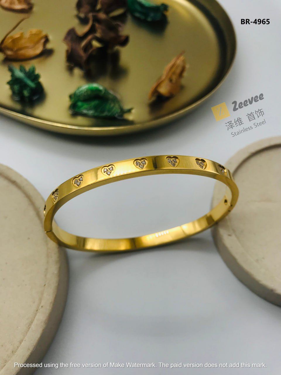 Hearts bracelet gold