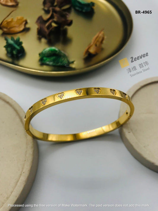 Hearts bracelet gold