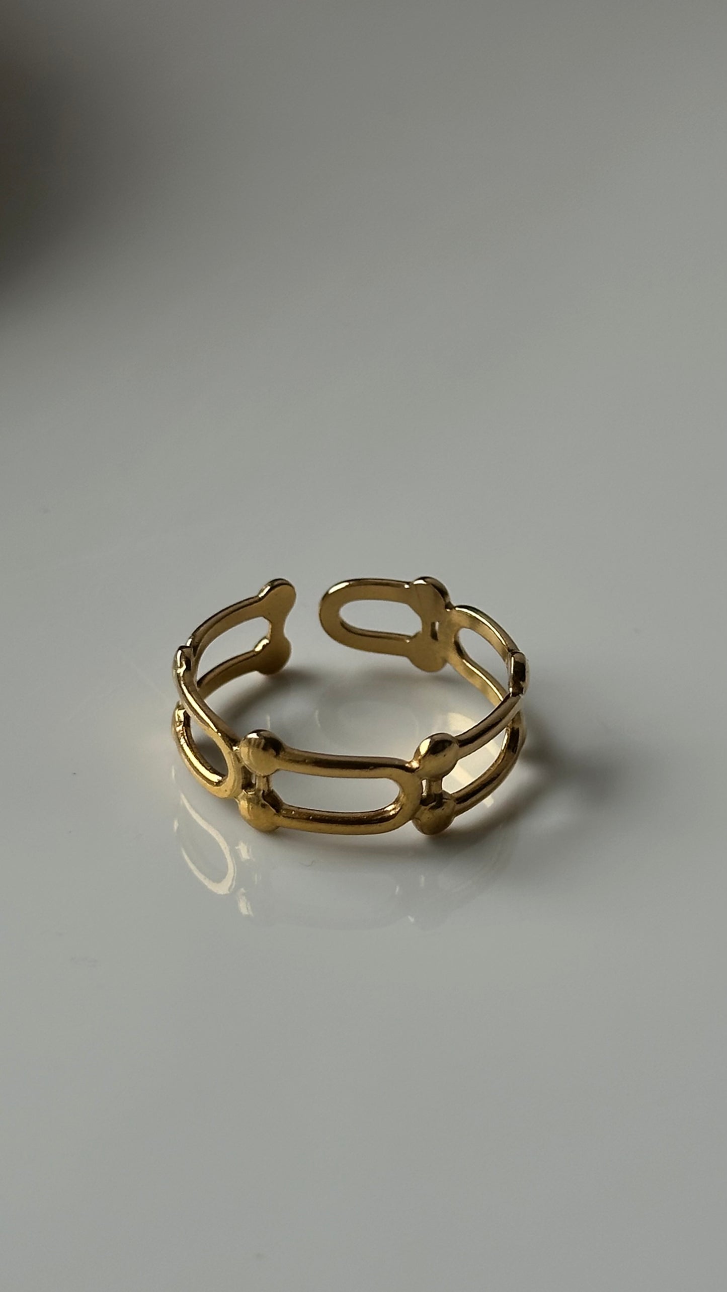 Ivy ring