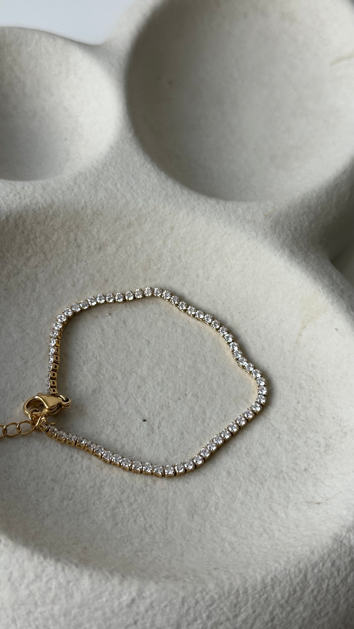Minimal bracelet