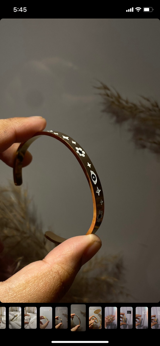 Bracelet