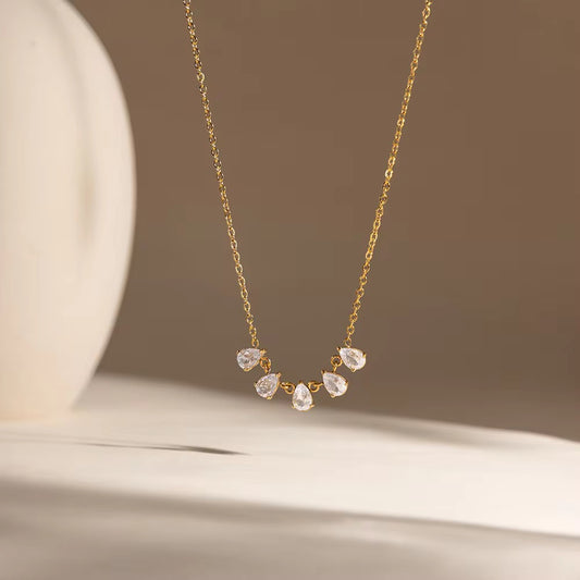 Elira necklace