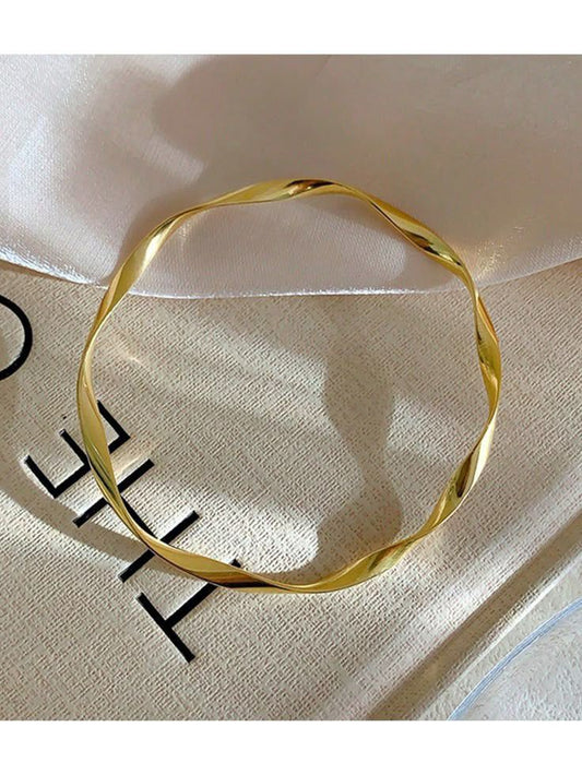 Minimal Bracelet - circle