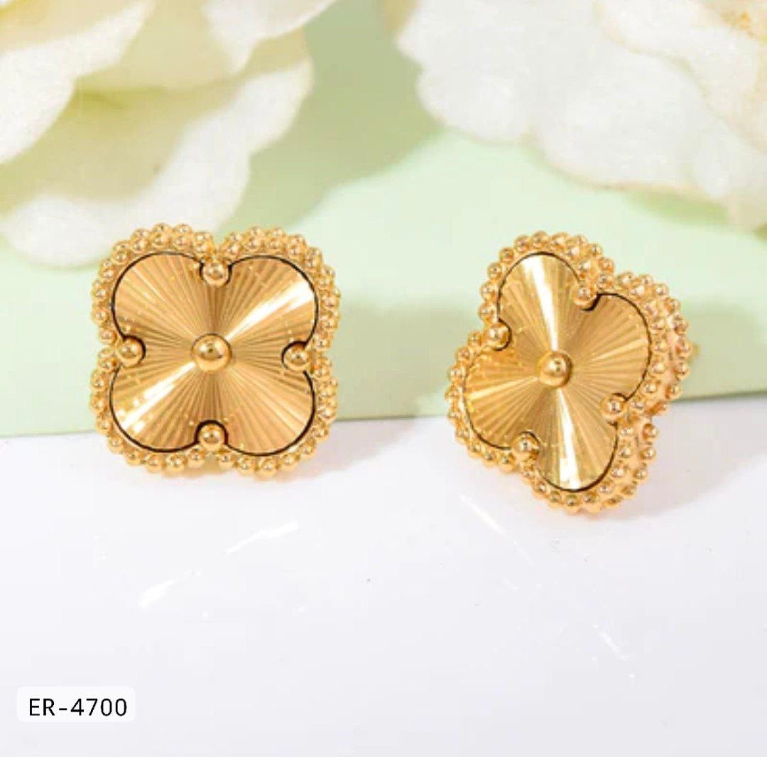 Clover earrings gold