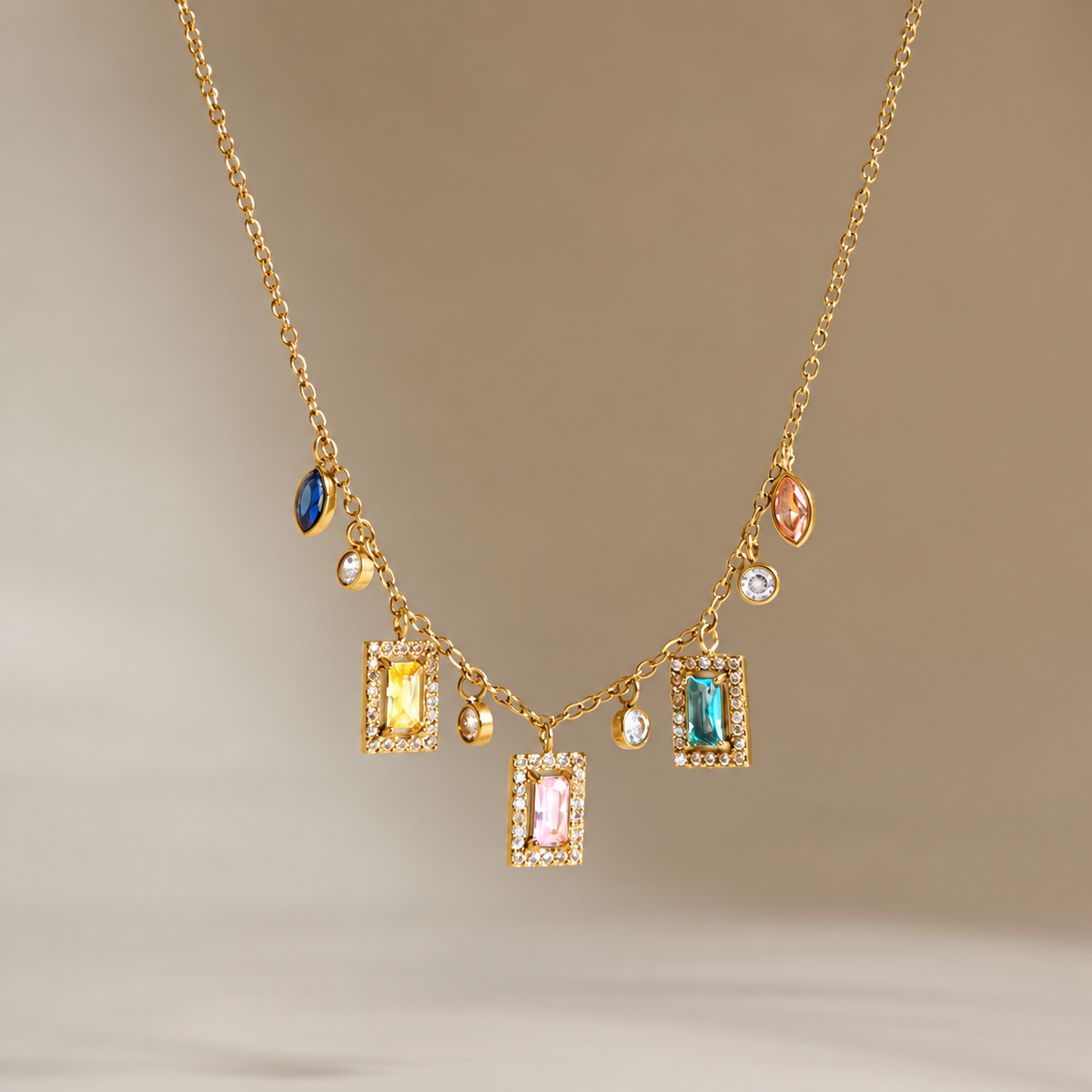 Nevia necklace