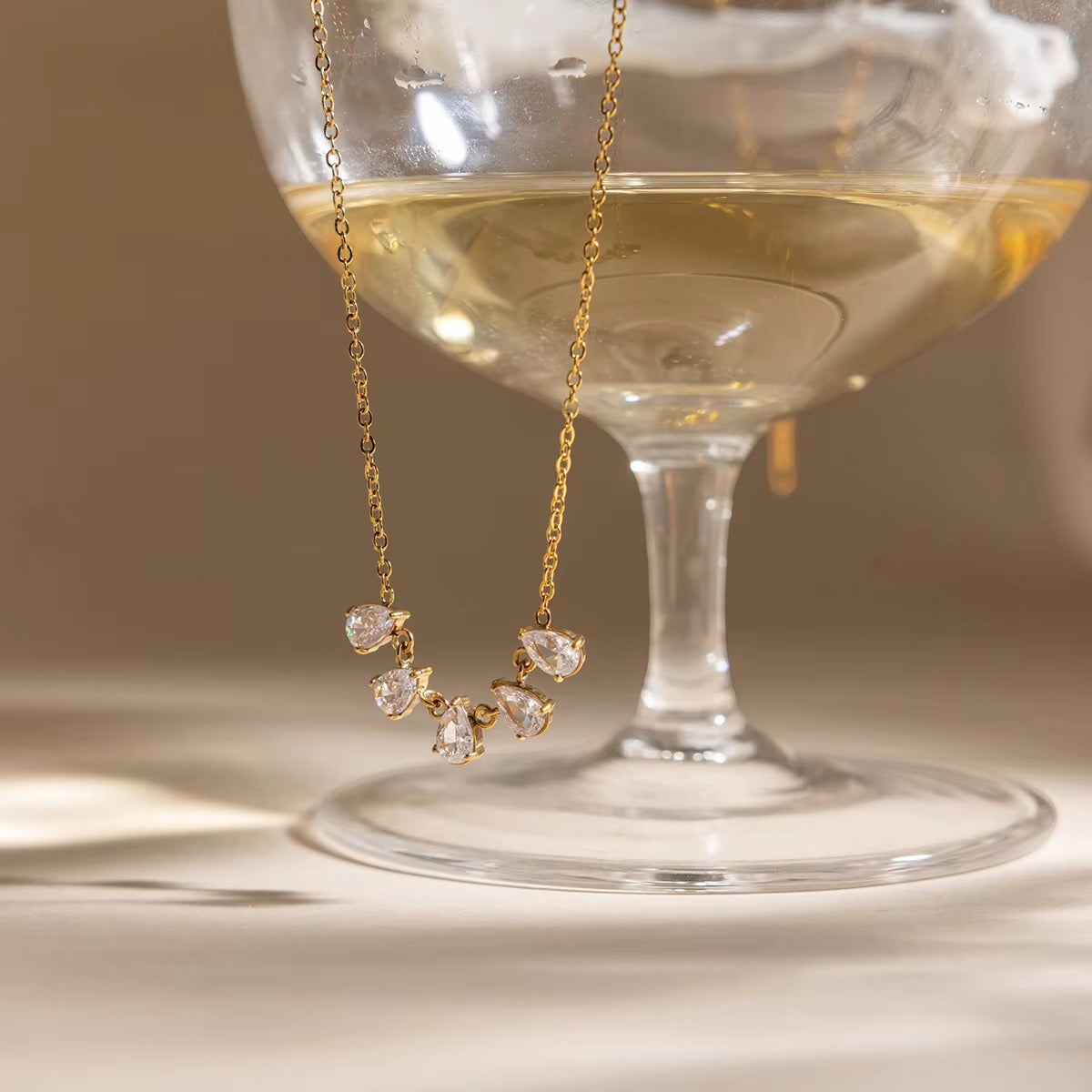 Elira necklace