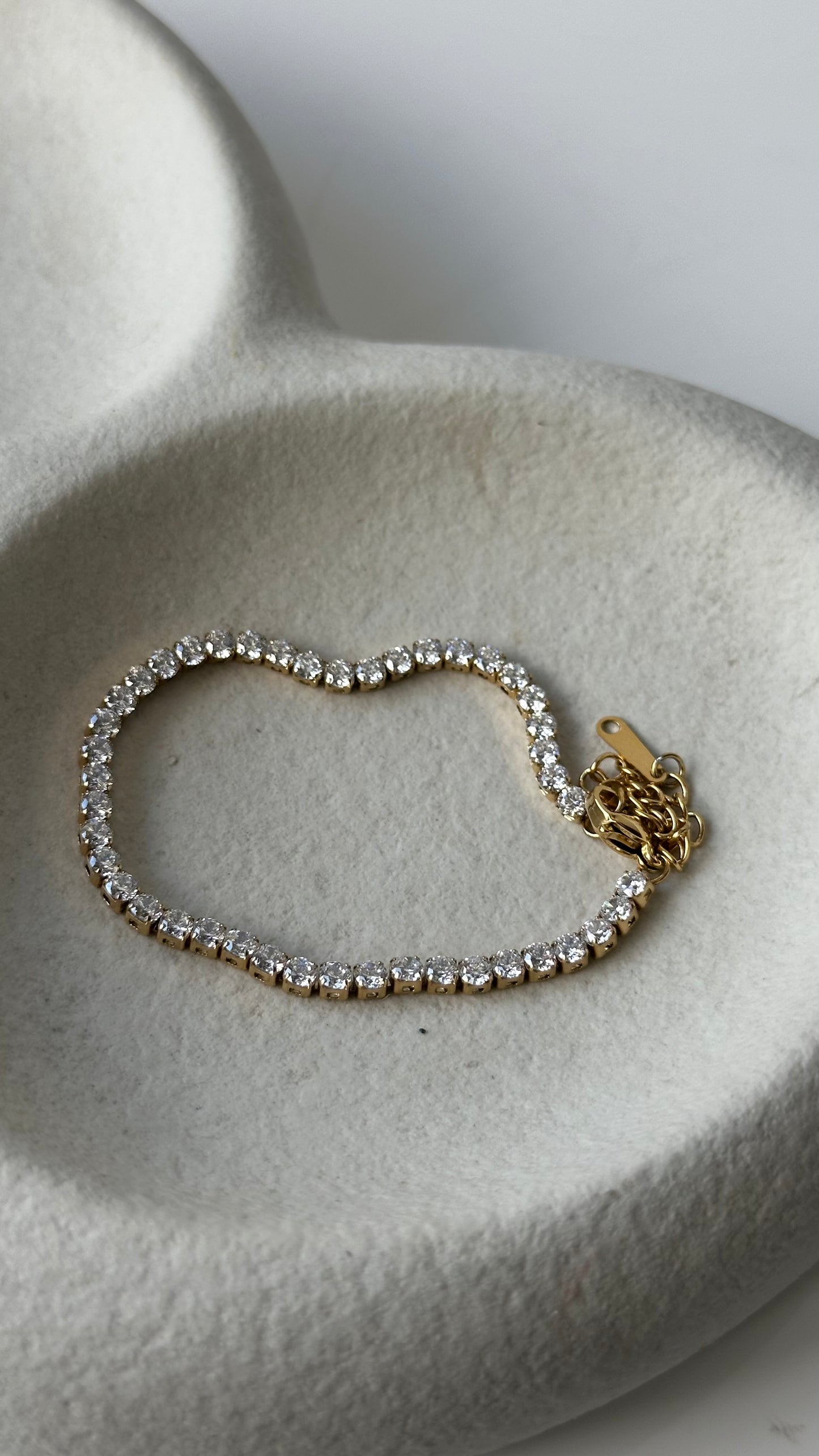 Minimal bracelet