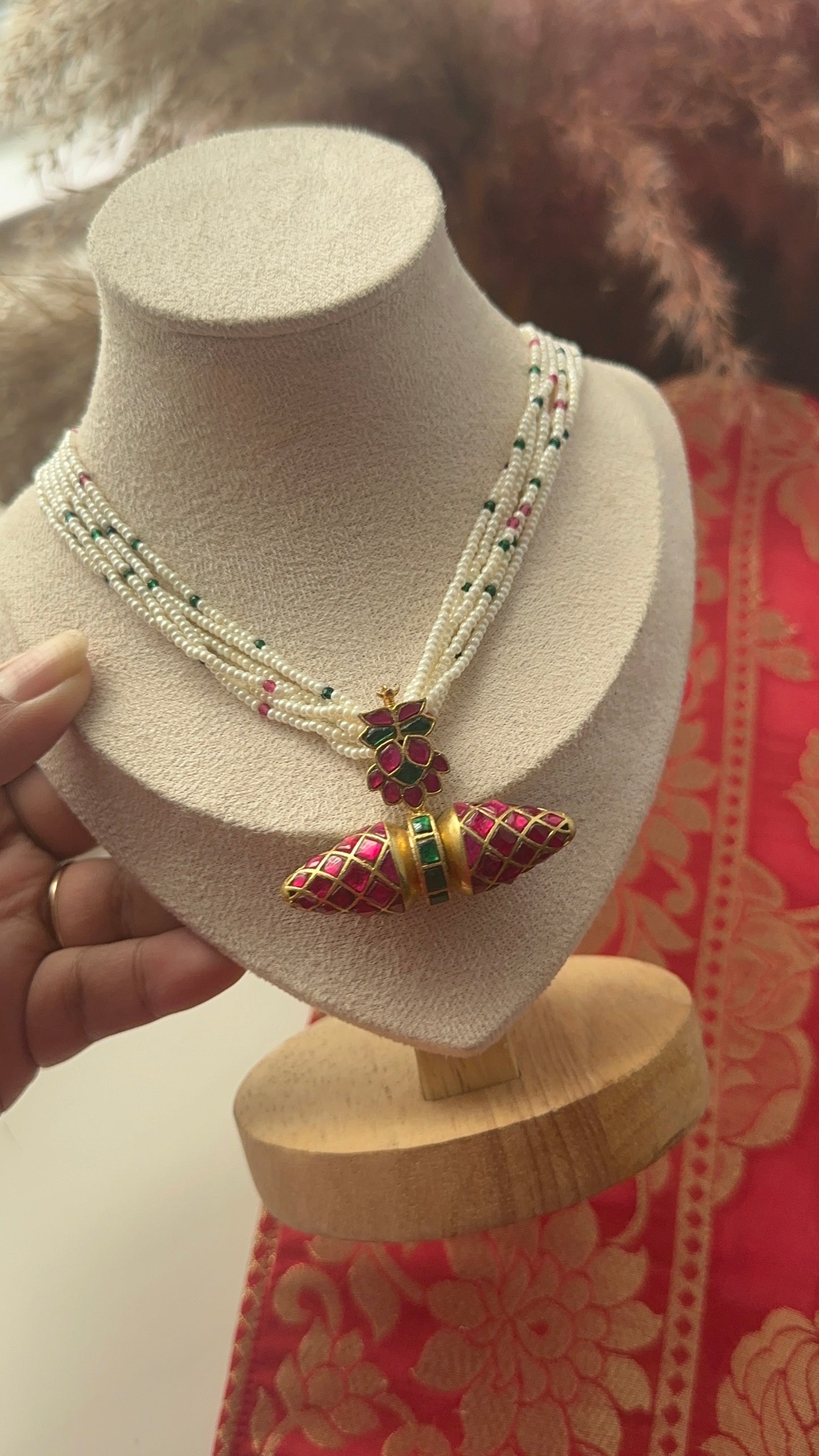 Vaanya Pearl Kundan Necklace