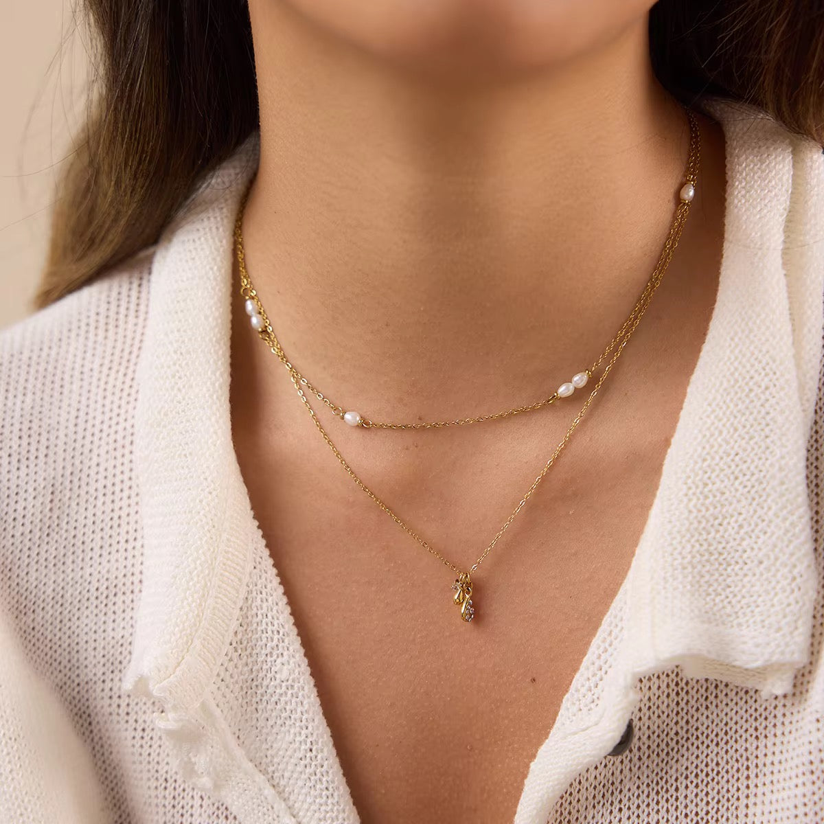 Roselle pearl neckalce