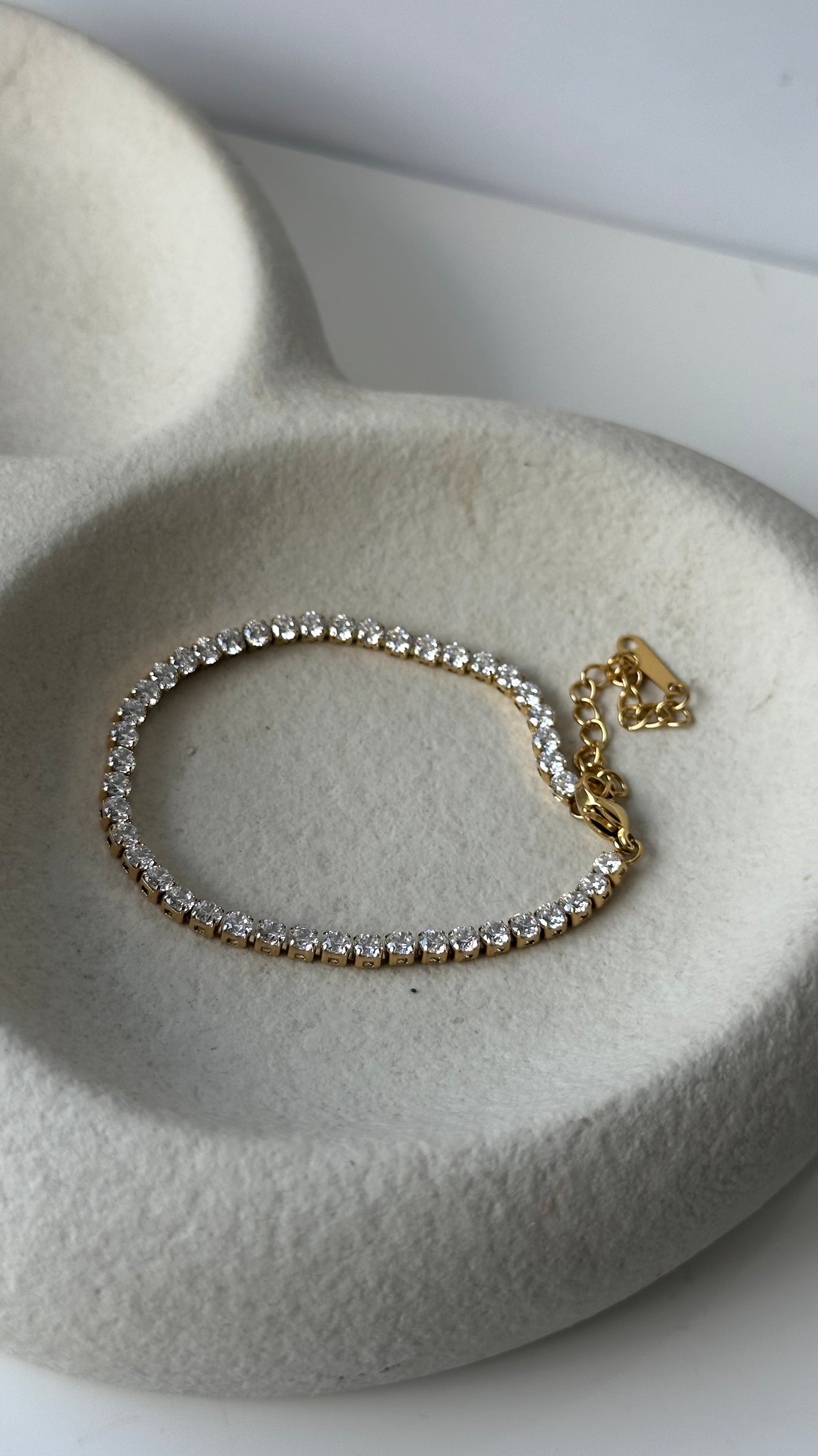 Minimal bracelet