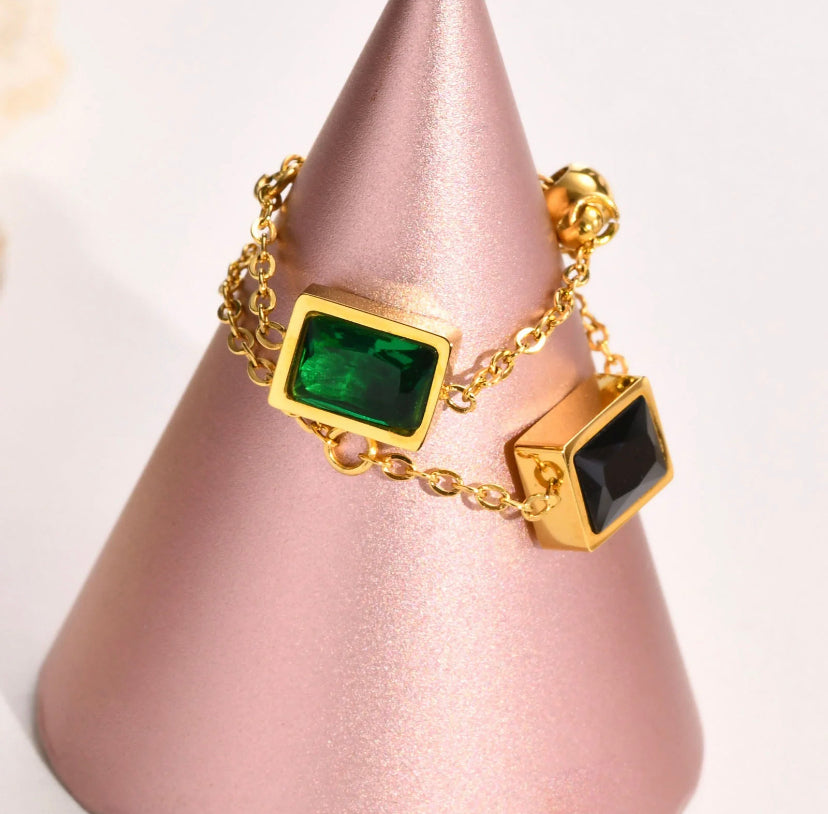 Lyra ring